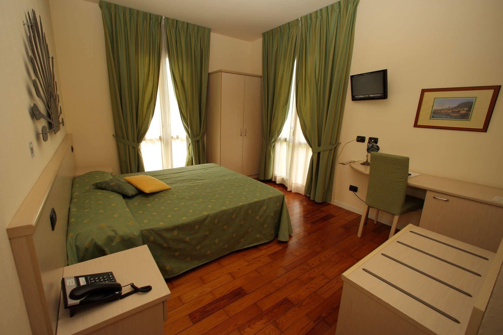 Hotel Fioroni Bellagio Bagian luar foto