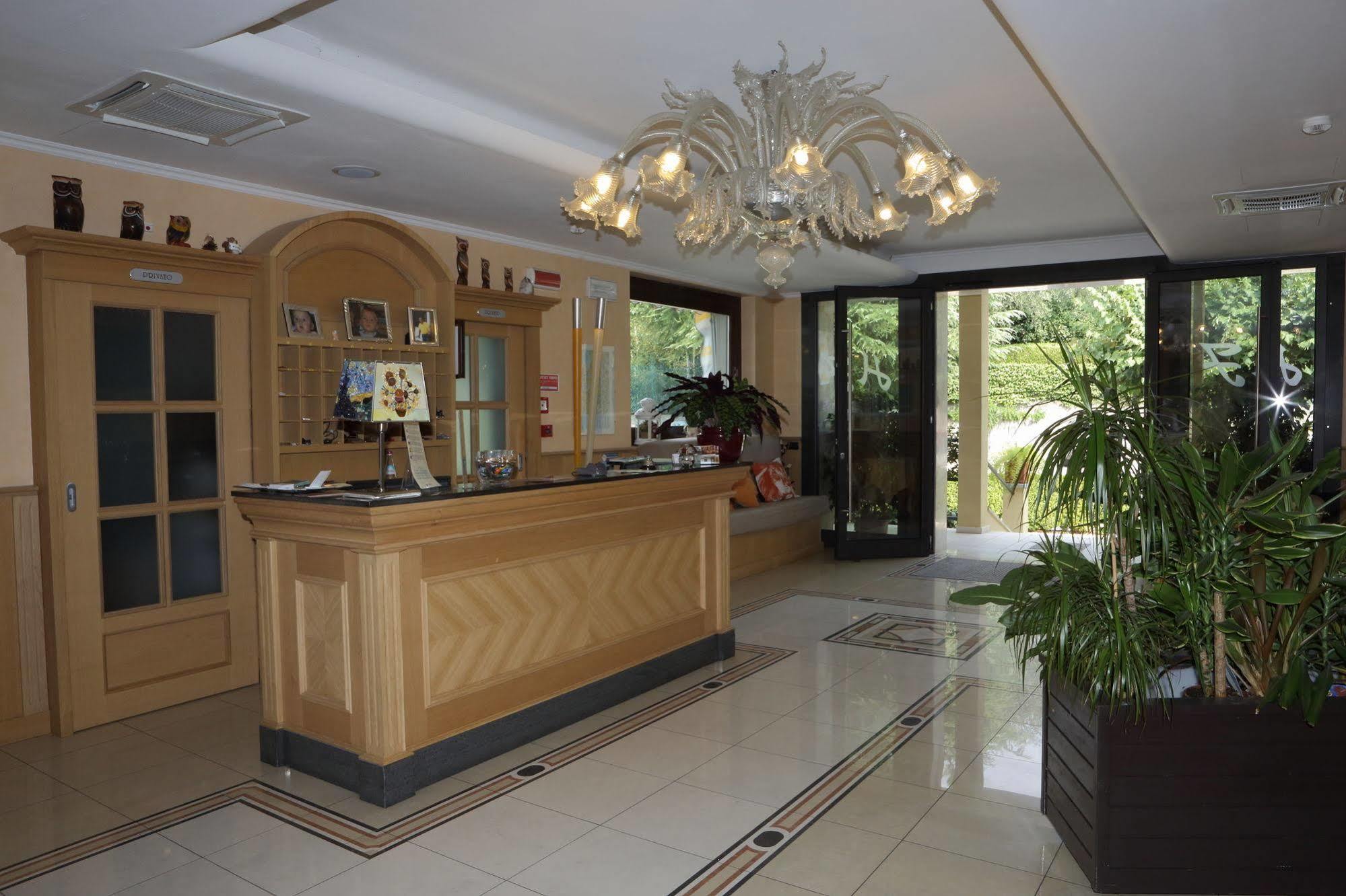 Hotel Fioroni Bellagio Bagian luar foto